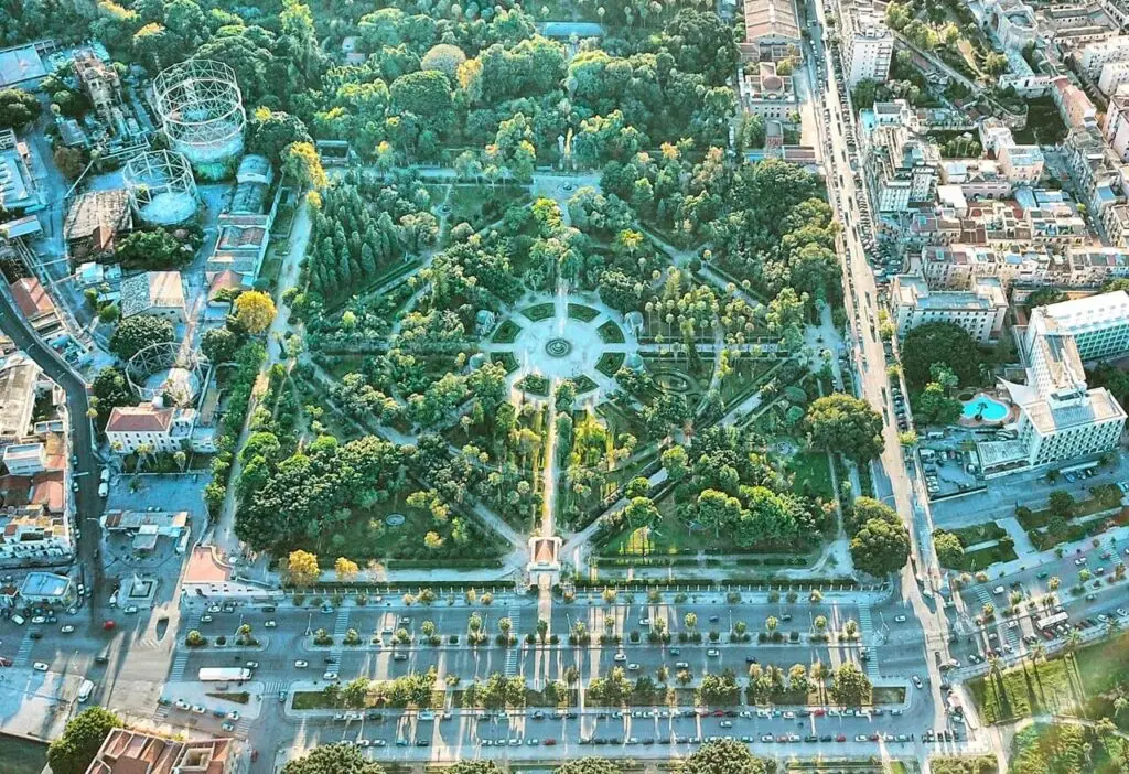 Vista aerea di un parco cittadino italiano siclia